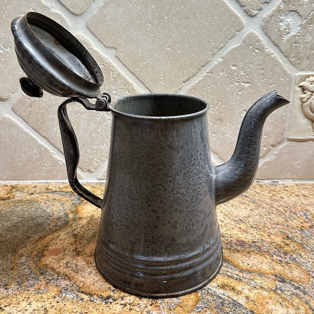 Vintage Graniteware Enamelware Speckled Gray Coffee Pot - Picture 4 of 8
